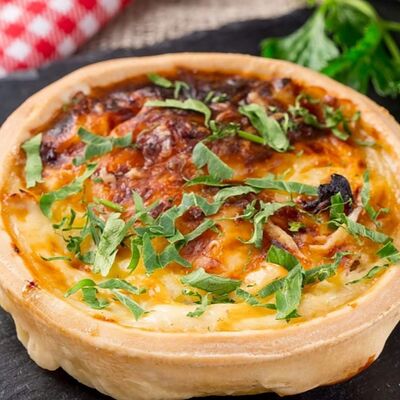 Киш с курицей и грибами в Поль Бейкери по цене 295 ₽