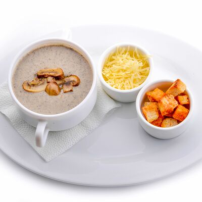 Крем-суп грибной в Три перца по цене 380 ₽