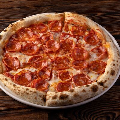 Пицца Диаволо с пепперони в Luciano по цене 1090 ₽