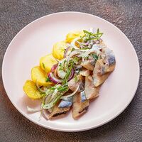 Сельдь с картофелем в Ресторан Бигджо