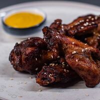 Chicken Wings с соусом в Harley Drink Bar
