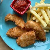 Стрипсы с картошкой фри в Блэк Мак