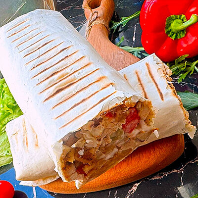 Гиро в лавашев Шаурма на Макарова по цене 420 ₽