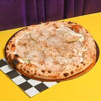 Пицца Горгонзола с грушей в Cheesemania Pizza & Pasta