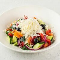 Шопский салат с брынзой, сладким печеным перцем, помидорами и огурцами в АндерСон