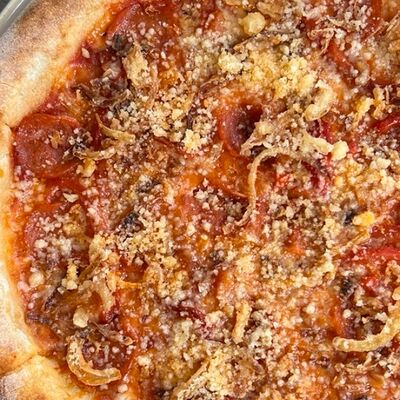 С салями пиканте, паприкой и хрустящим луком в L'angolo Italiano по цене 35 р.