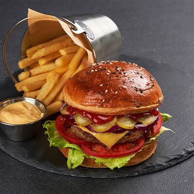 Бургер дабл чиз с мраморной говядиной в Lafa Lounge по цене 890 ₽