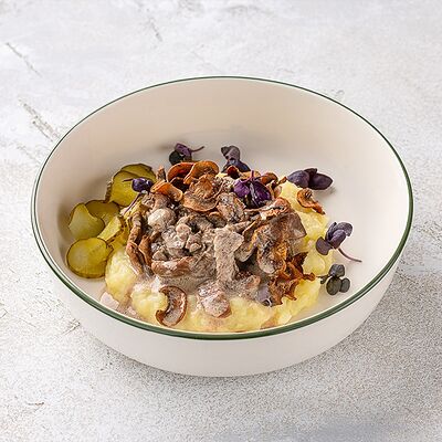 Бефстроганов с картофельным пюре в Шоколадница по цене 690 ₽