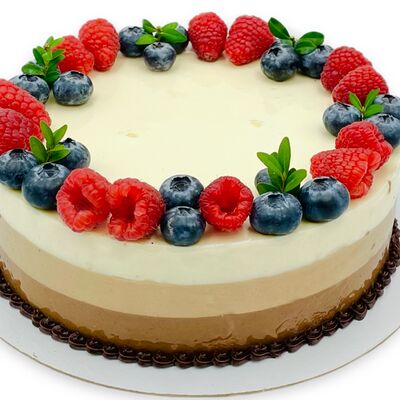 Торт Три шоколада в Viva торт по цене 2900 ₽