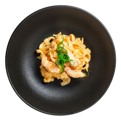 Паста с курочкой и сливочным соусом в PokeWoke по цене 350 ₽