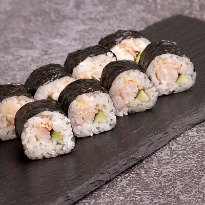 Маки с креветкой и огурцом в BaoMi Sushi по цене 410 ₽