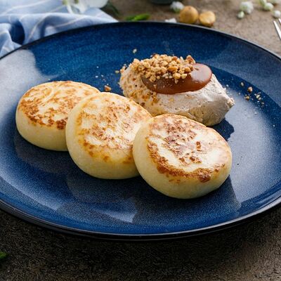 Сырники с фундучным муссом и соленой карамелью в Маймун по цене 450