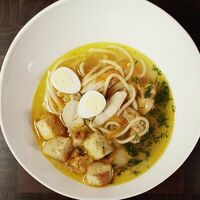 Куриный суп с домашней лапшой и яйцом в Пиццбургер