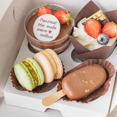 Набор из 5 десертов на День Папы в Мамин Cake по цене 1800 ₽