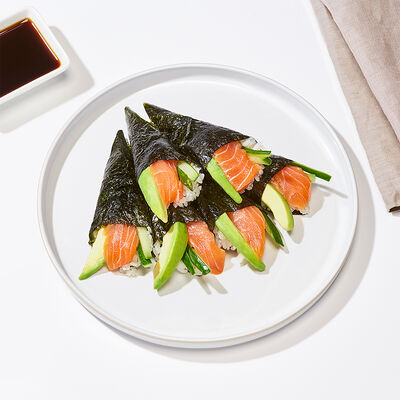 Темаки-суши с лососем в Много лосося по цене 520
