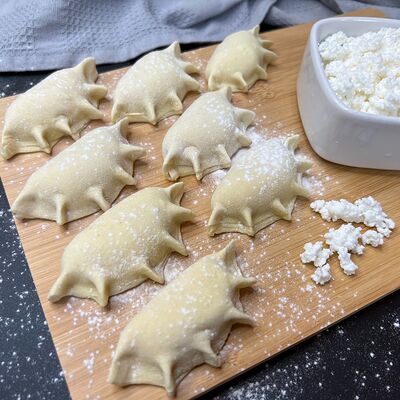 Вареники ручной лепки с творогом в Сама спекла по цене 579 ₽