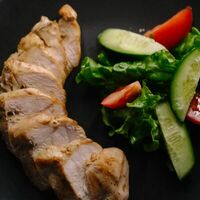 Куриная грудка су-вид с салатом в IceКафе