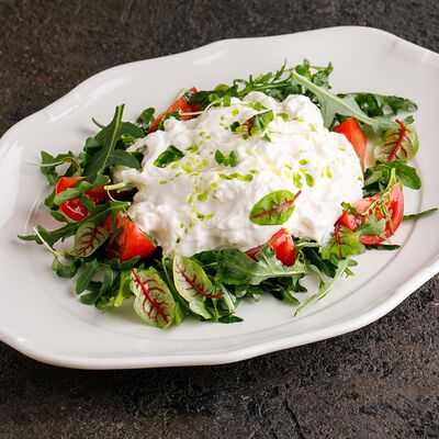 Страчателла с руколой и томатами в Ginza по цене 1790 ₽