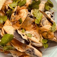 Мидии в соусе том ям в Jerome