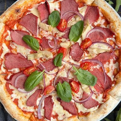 Пицца с копченой говядиной и артишокомв Корица по цене 785 ₽
