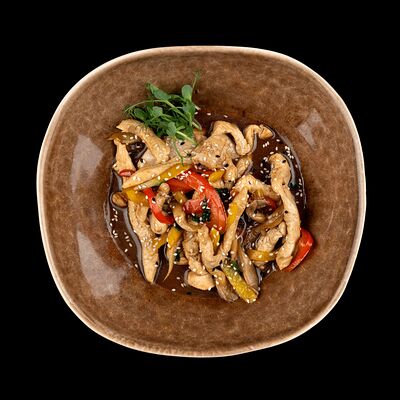 Куриная грудка с овощами в Пархаус по цене 560 ₽