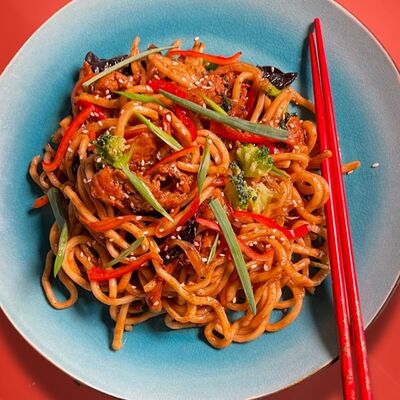 Вок лапша с Креветками в Tamakisushi по цене 2800 ₸