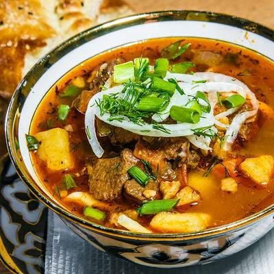 Суп Чузма-лагман в Бахор по цене 360 ₽