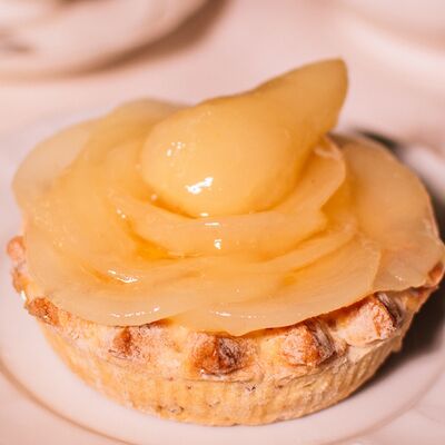 Грушевый пай в Бисквит по цене 890 ₽