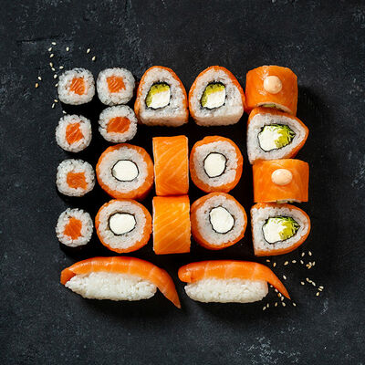 Ролл Сякэ сет в Планета Суши по цене 990 ₽