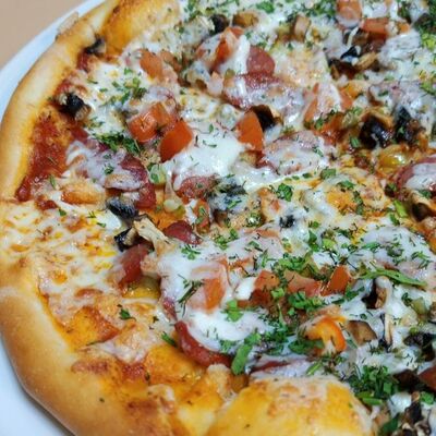 Пицца Охотничья в Oasis по цене 690 ₽