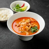 Том ям Кунг с креветками и рисом в Том Ям бар