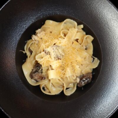 Курица с грибами в Суши-бар Тунец по цене 495 ₽