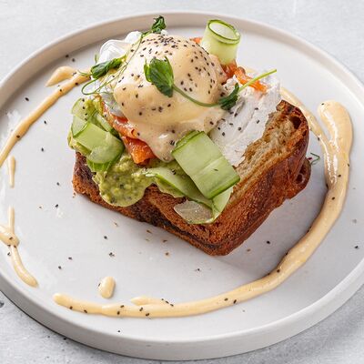 Бриошь с лососем в New normal по цене 1100 ₽