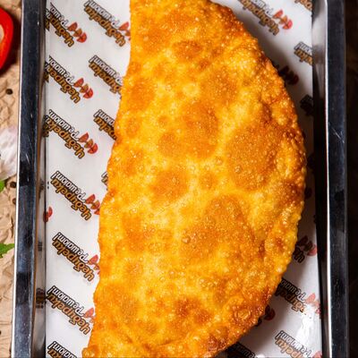 Чебурек с сыром в Чебуреки решают! по цене 260 ₽