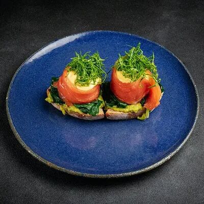Пашот Рояль с форелью и авокадо в Tehnikum по цене 990 ₽