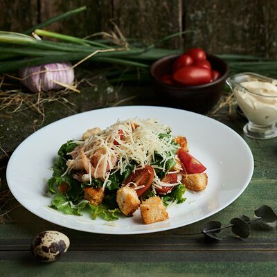 Салат Цезарь с креветками в Кафе Элена по цене 550 ₽