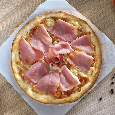 Пицца Классическая с ветчиной в Пиццерия фасоль по цене 970 ₽