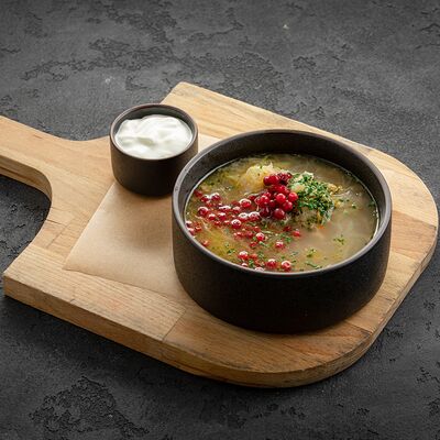 Похмельные щи из кролика с квашеной капустой и клюквой в Вода & Еда по цене 687 ₽