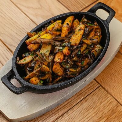 Картофель с грибами в Хурма и мандарин по цене 497 ₽