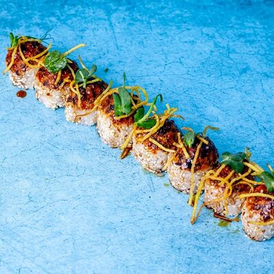 Чикен Шиитаке в Sushi Guru по цене 649 ₽