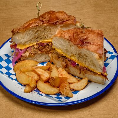 Кубано сэндвич со свининой в Сидрерия Три стакана по цене 990 ₽