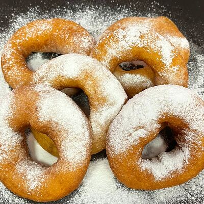 Пончики с сахарной пудрой в Пончуррос по цене 335 ₽