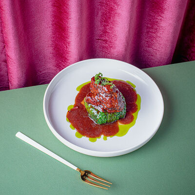 Томлёные говяжьи щёки с тушёной капустой в VASILCHUKI Chaihona №1 по цене 970