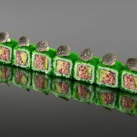 Ролл тунец с трюфелем в OUGI