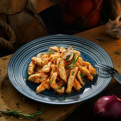 Бефстроганов из курицы с грибами в Мандариновый гусь по цене 284 ₽