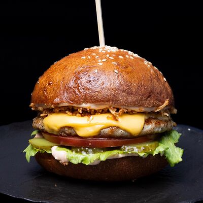 Бургер Чикен в Amigoos по цене 620 ₽