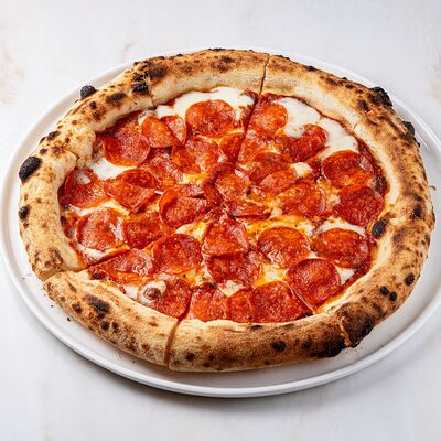 Пицца Пеперони в Brasserie Lambic по цене 1190 ₽