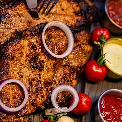 Шашлык из свинины шея в Мангал & Кебаб по цене 599 ₽