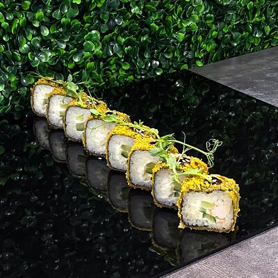 Жареный ролл Бангкок в Sushi adler по цене 879 ₽