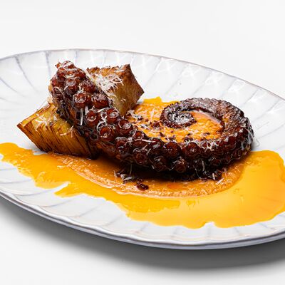 Осьминог с картофельным гратеном в Miss you по цене 2900 ₽